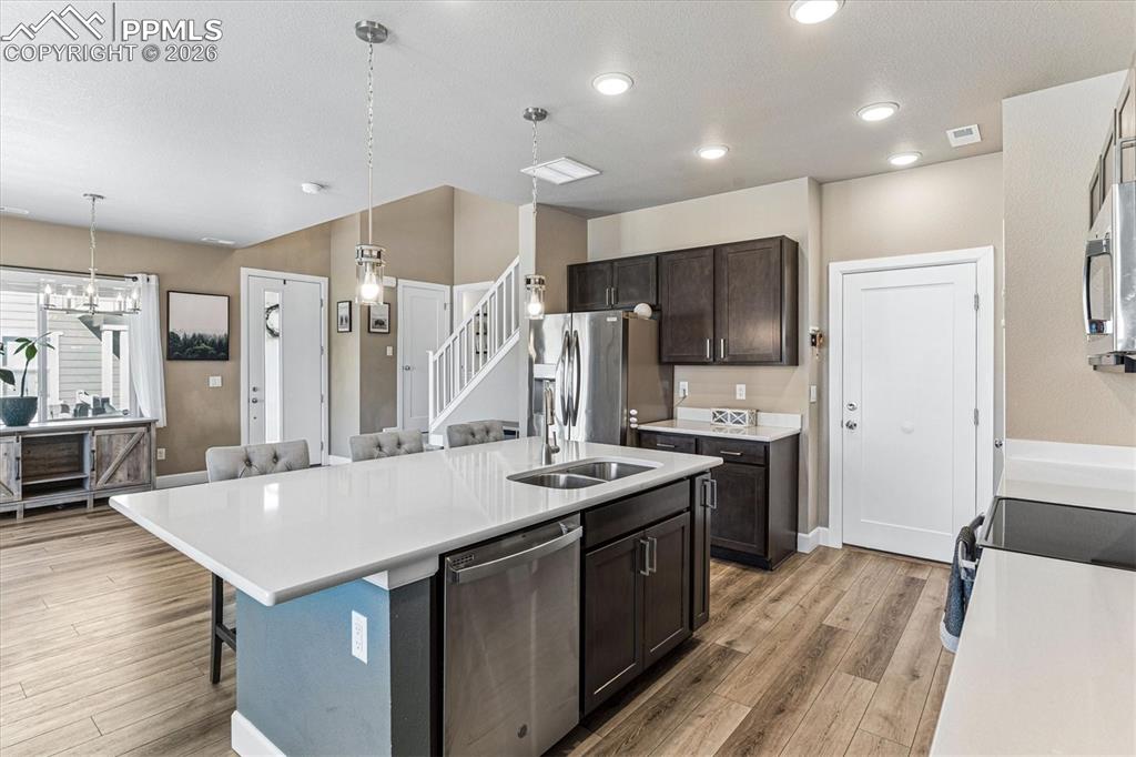 Image 7 of 31: Quartz Island with sink