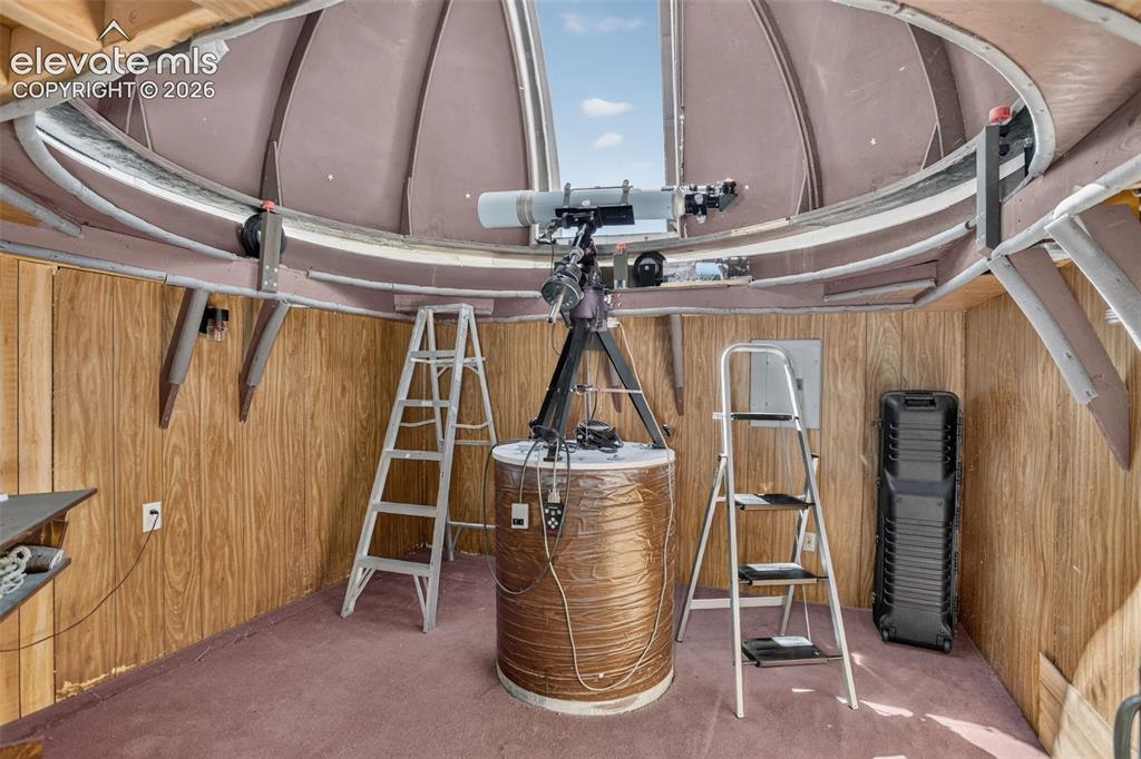 Image 45 of 49: Observatory interior.