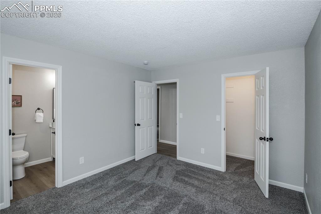 Image 19 of 28: Bathroom