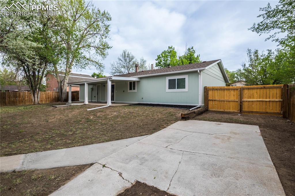 Image 27 of 28: Back of Structure