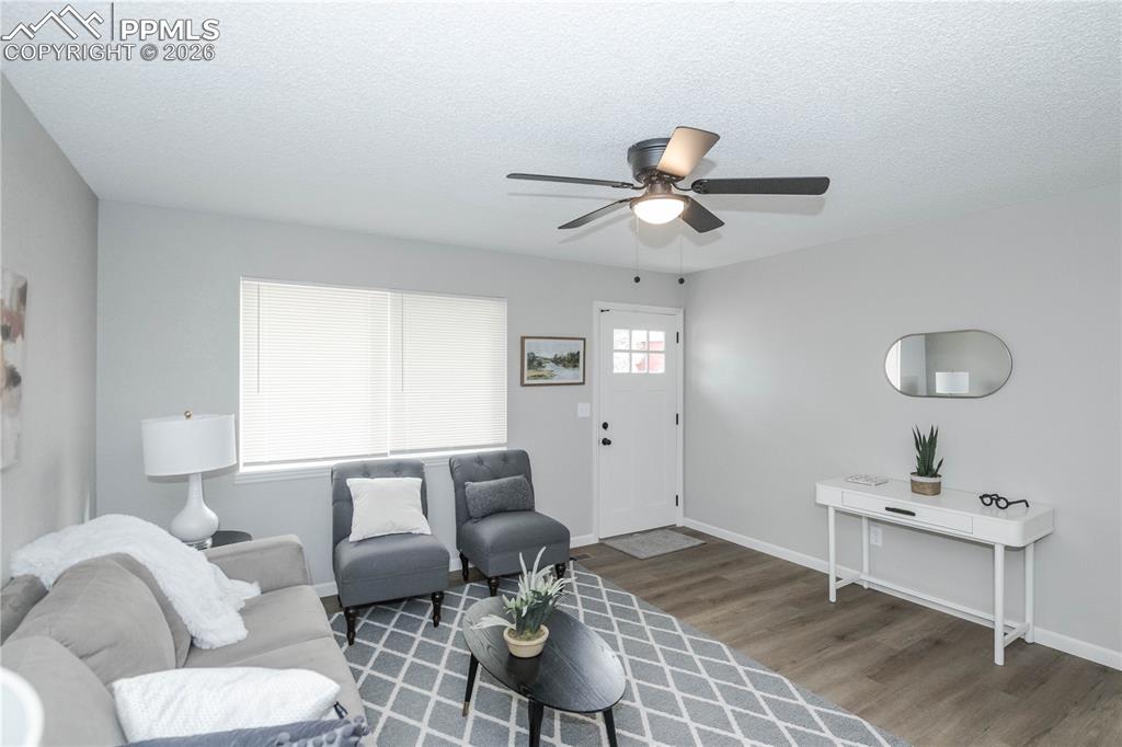 Image 6 of 28: Living Room