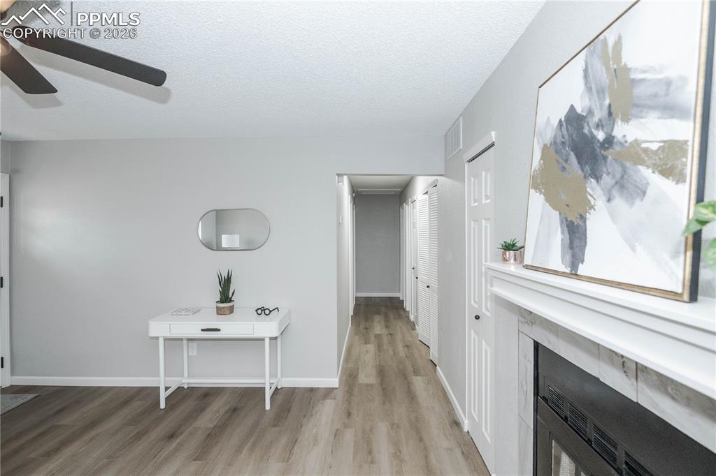 Image 7 of 28: Living Room