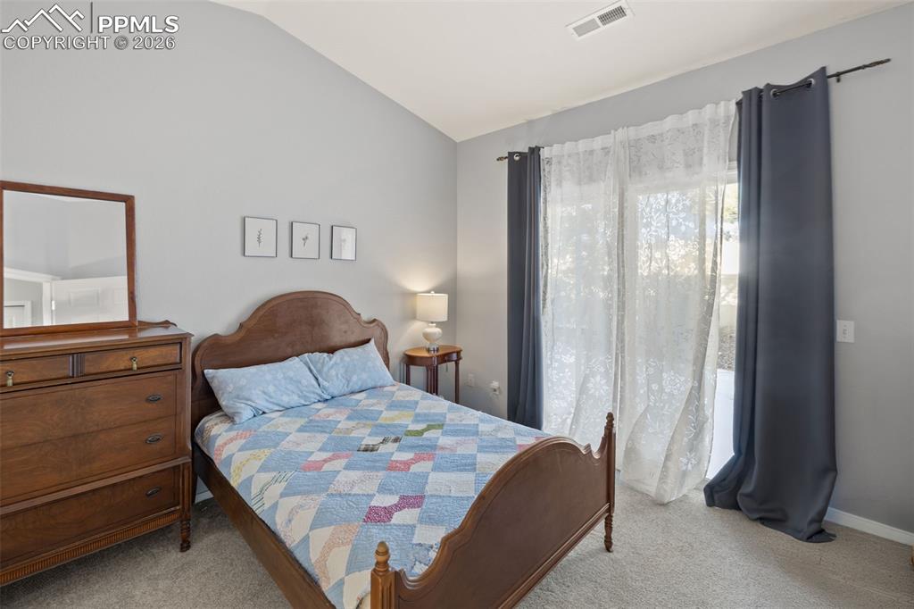 Image 16 of 27: Bedroom