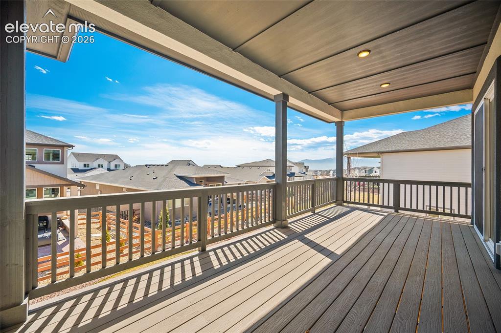 Image 11 of 50: Deck