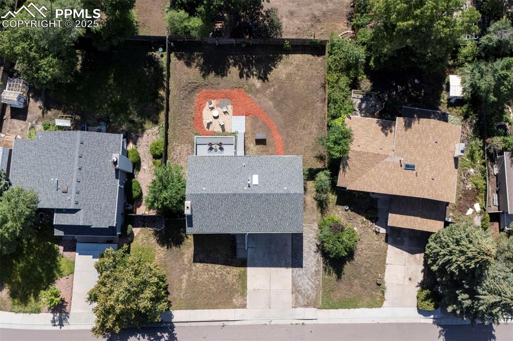 Image 37 of 49: Huge Lot w/ room for RV, Boats, etc. NO HOA