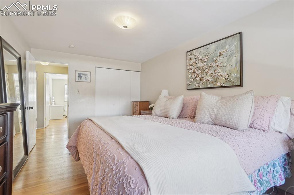 Image 18 of 41: Bedroom