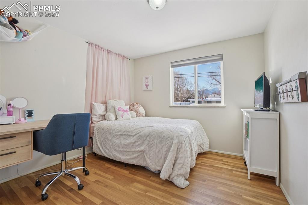 Image 20 of 41: Bedroom