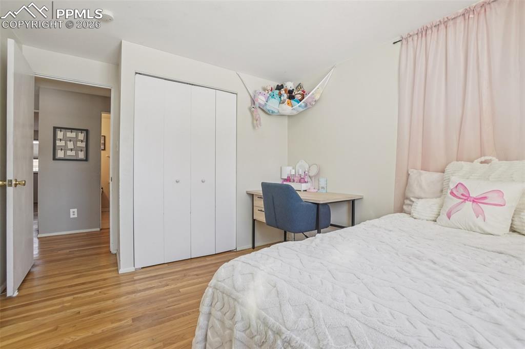 Image 21 of 41: Bedroom