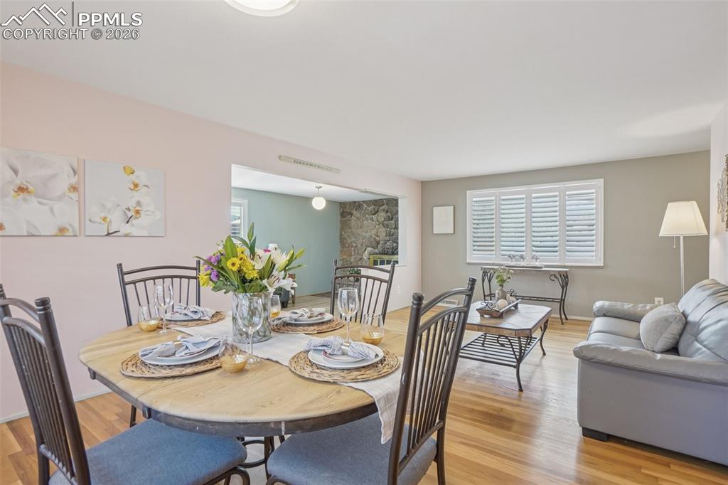 Image 9 of 41: Dining Area