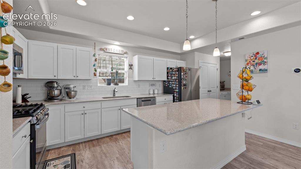 Image 12 of 37: Kitchen