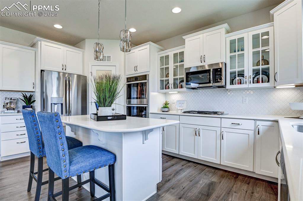 Image 18 of 40: Kitchen
