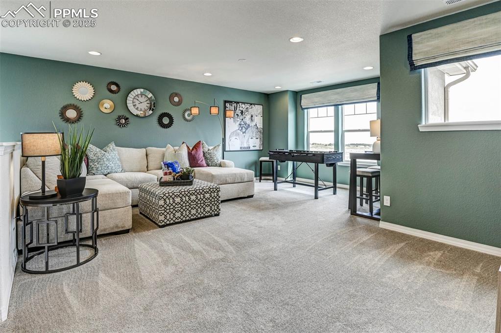 Image 19 of 40: Living Room