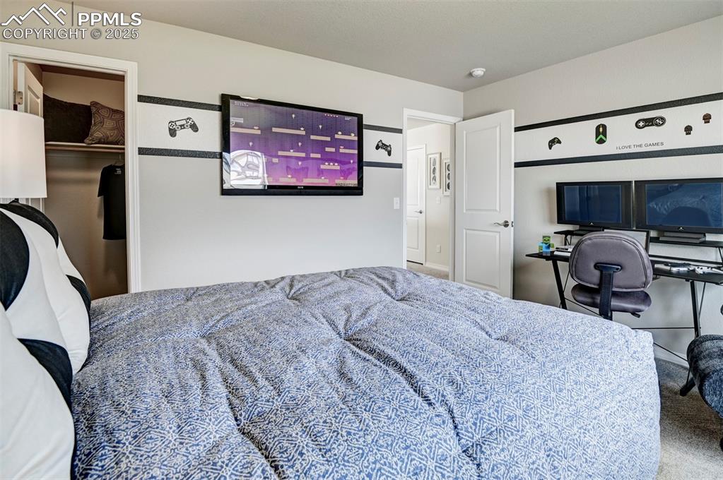 Image 40 of 40: Bedroom