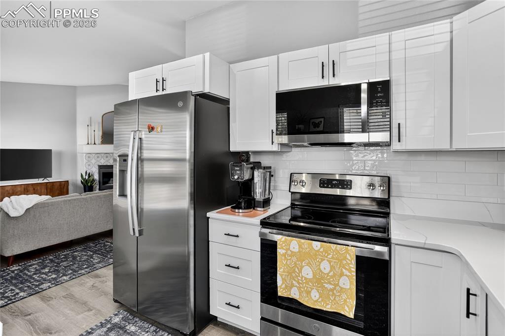 Image 4 of 14: SS appliances