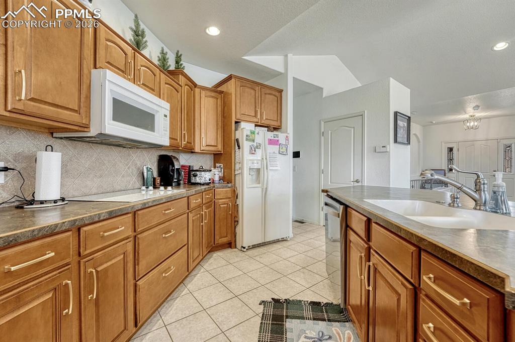 Image 12 of 48: Kitchen