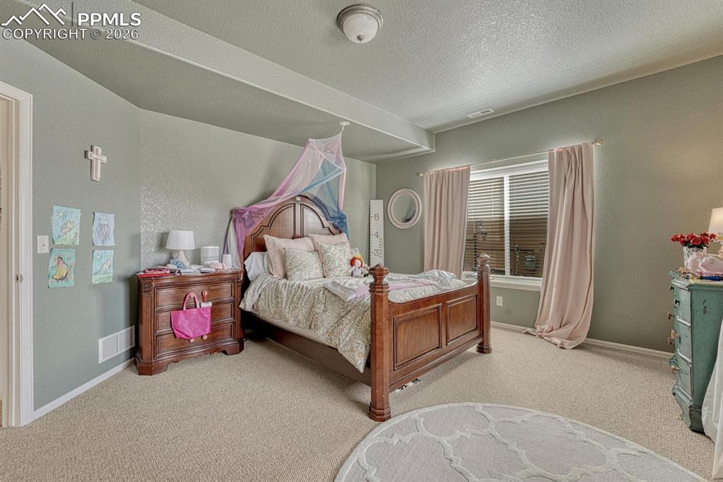 Image 39 of 48: Bedroom