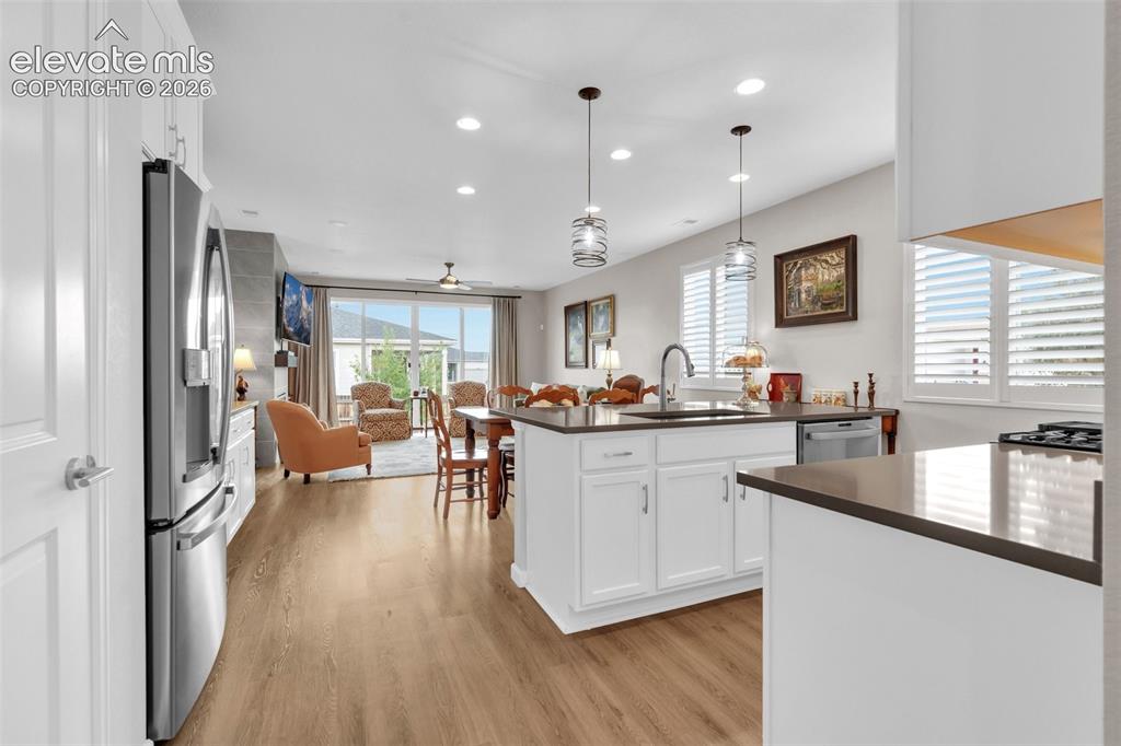 Image 11 of 36: Kitchen