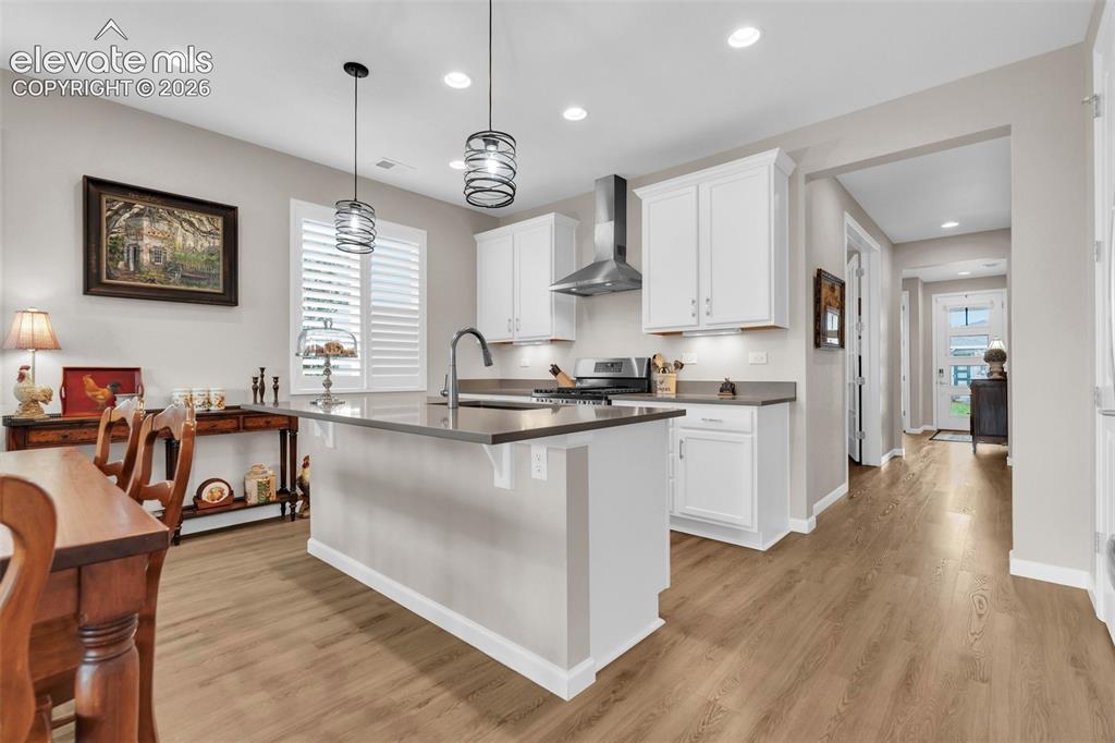 Image 13 of 36: Kitchen