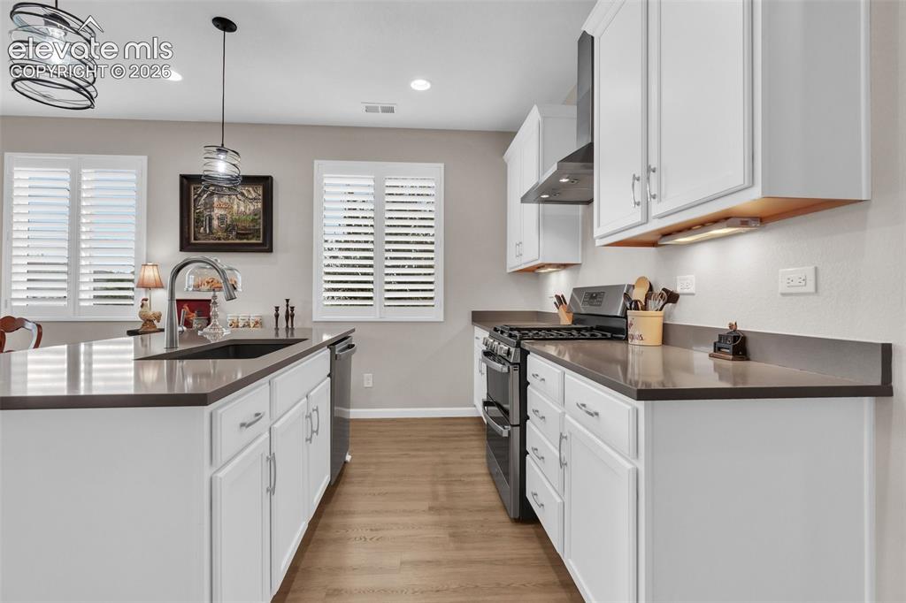 Image 14 of 36: Kitchen