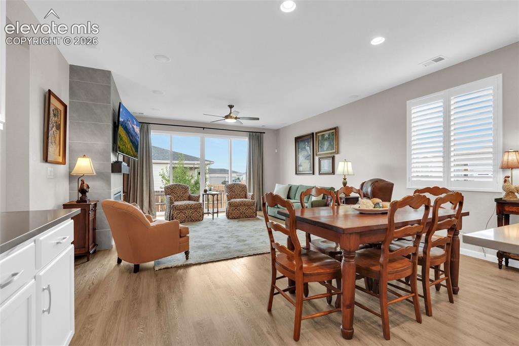 Image 15 of 36: Dining Area
