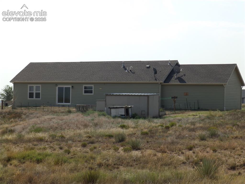 Image 17 of 18: Back of Structure