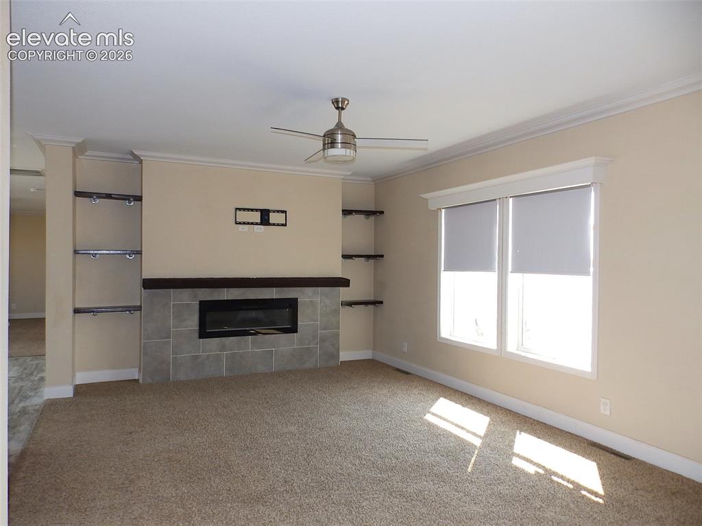 Image 2 of 18: Living Room
