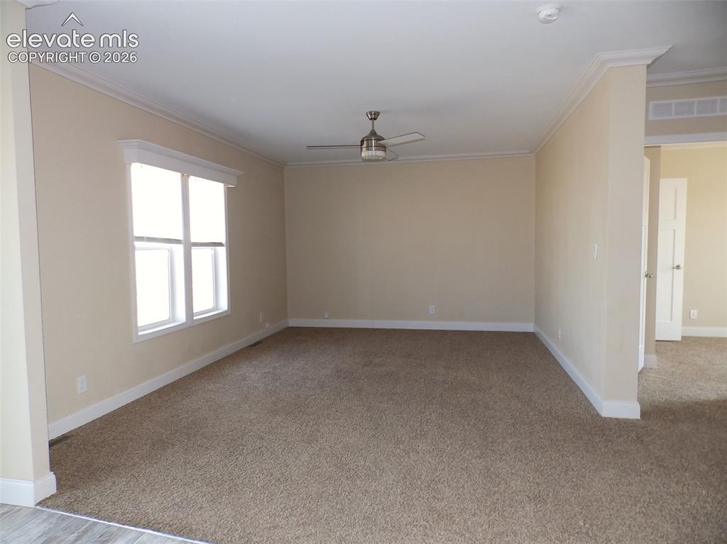 Image 9 of 18: Family Room