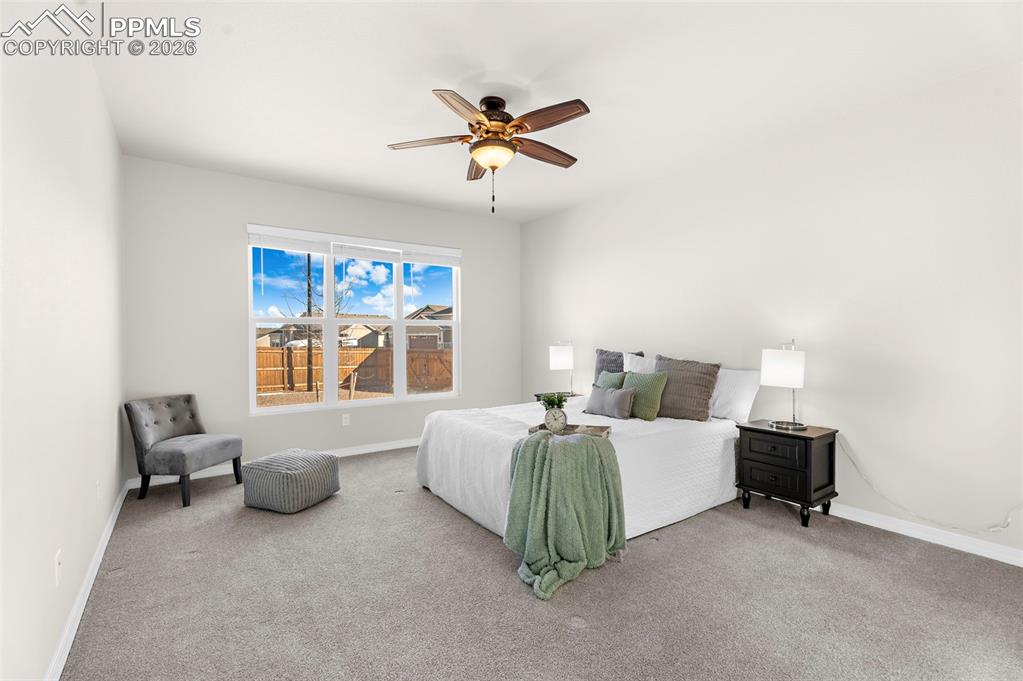 Image 18 of 47: Bedroom