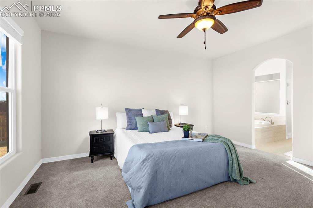 Image 19 of 47: Bedroom