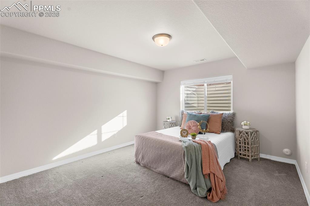 Image 33 of 47: Bedroom