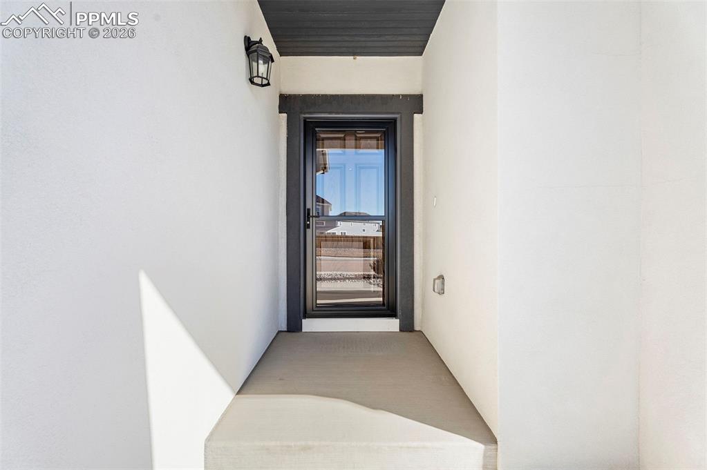 Image 7 of 47: Entry