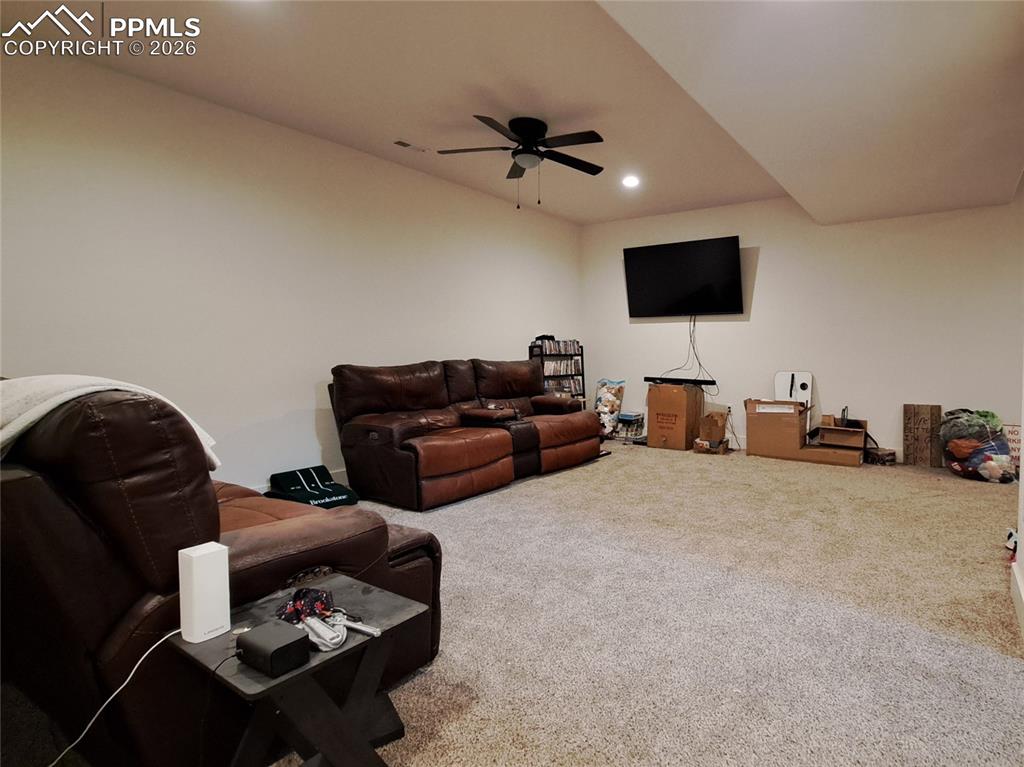 Image 27 of 40: Family Room