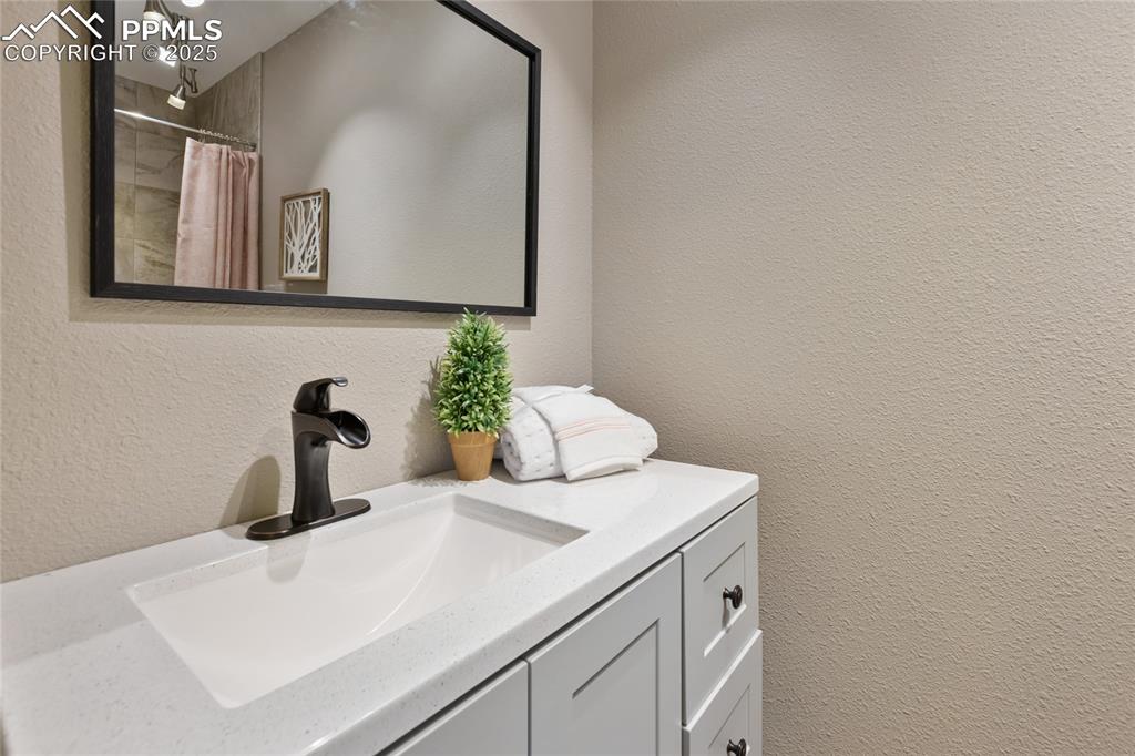 Image 22 of 44: ensuite with walk-in shower