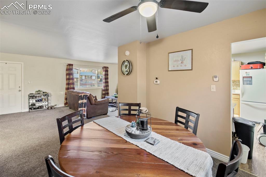 Image 12 of 40: Dining Area