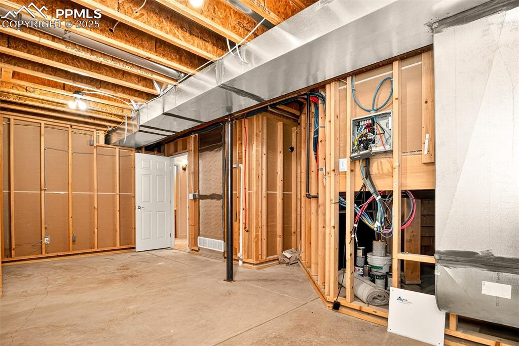 Image 31 of 35: View of unfinished below grade area