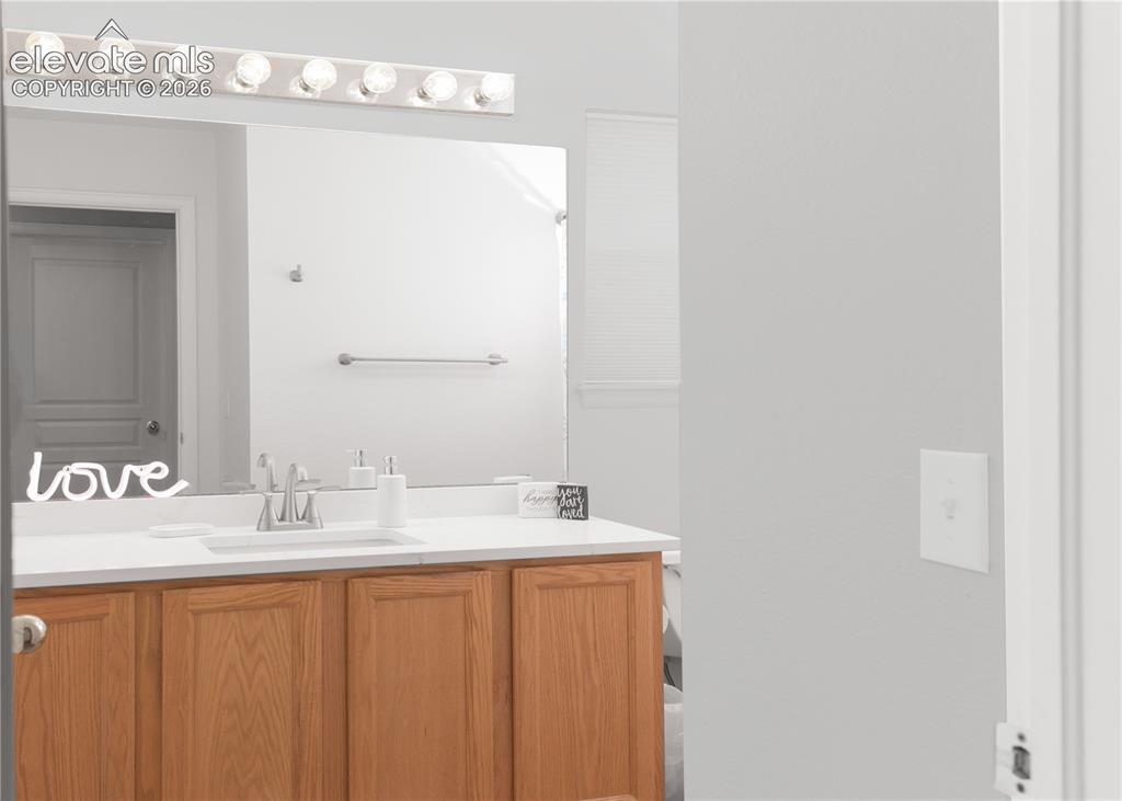 Image 17 of 18: Bathroom