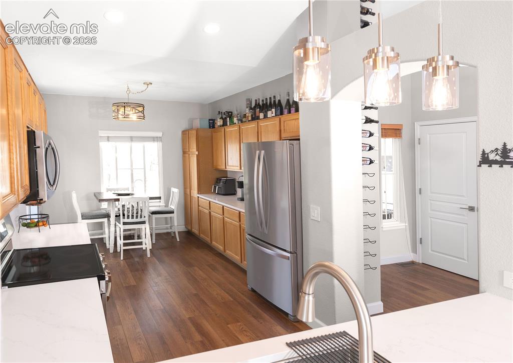 Image 2 of 18: Kitchen