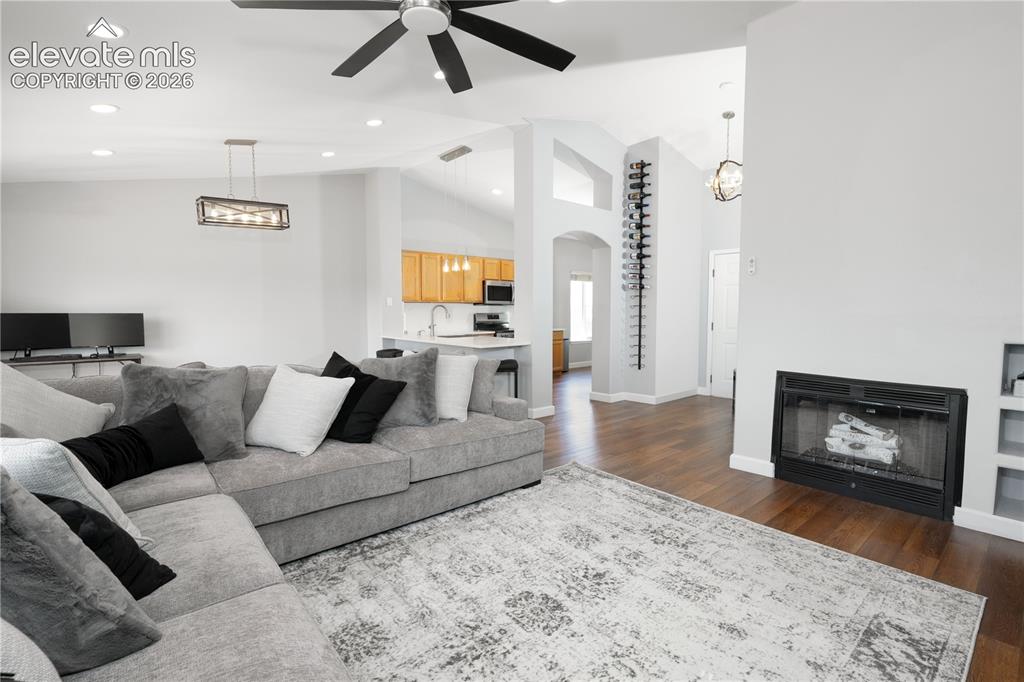 Image 6 of 18: Living Room