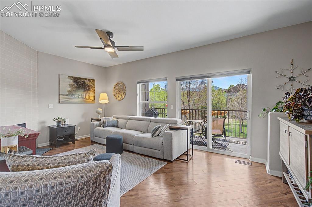 Image 11 of 41: Living Room