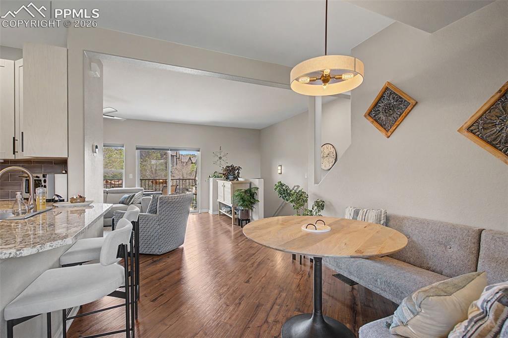 Image 14 of 41: Dining Area