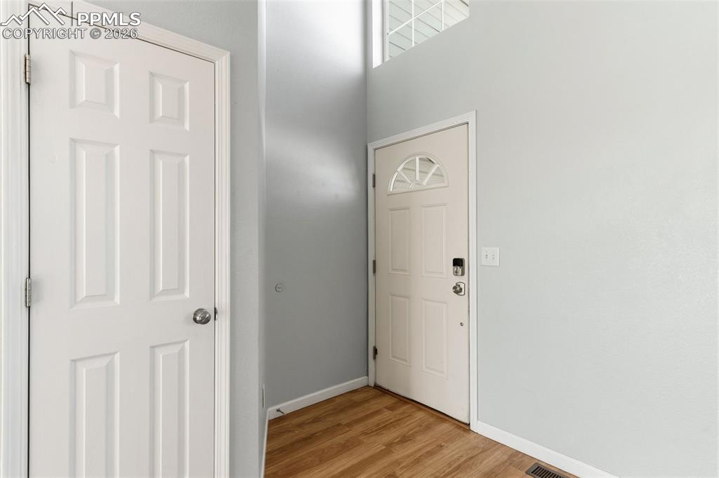 Image 10 of 50: Entry