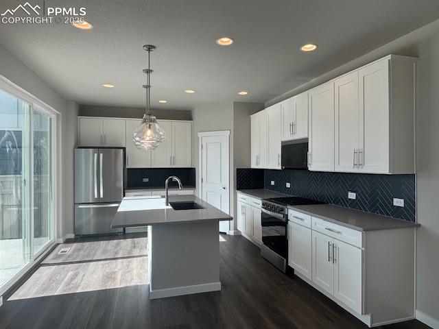 Image 2 of 13: No Description Available