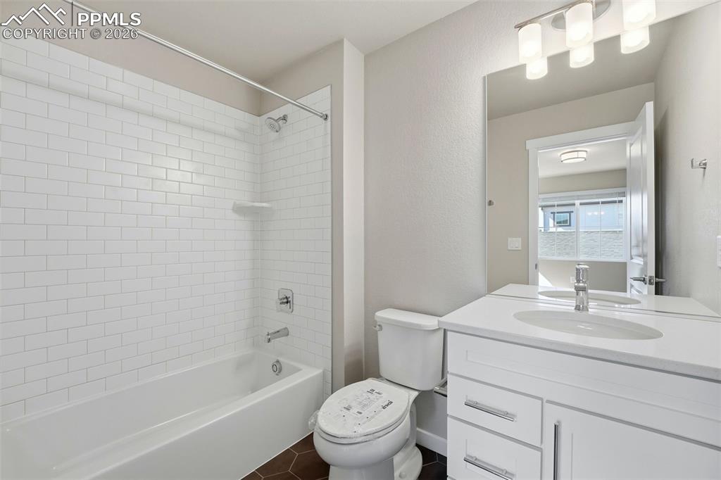 Image 25 of 39: No Description Available