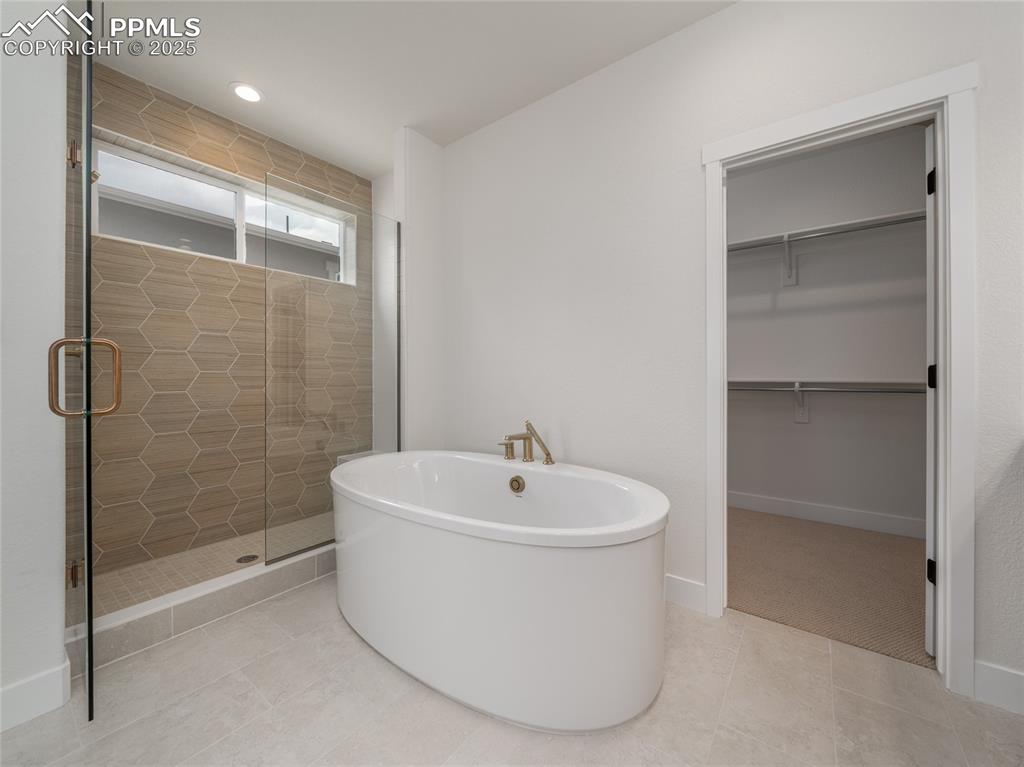 Image 13 of 29: Bathroom