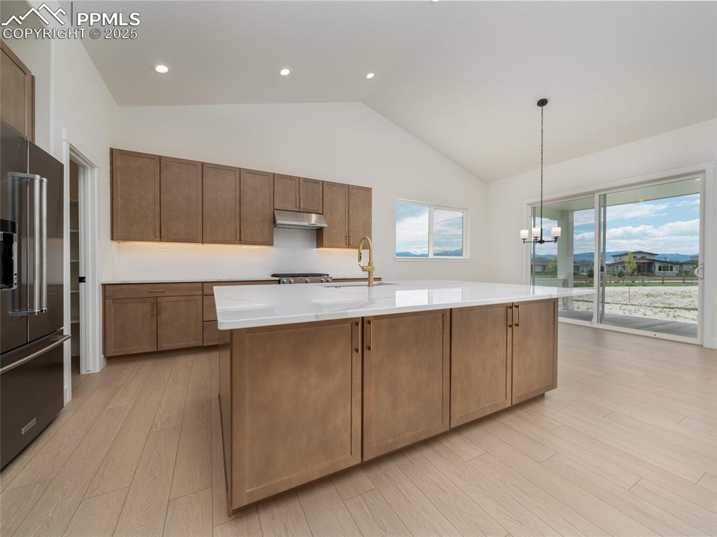Image 6 of 29: Kitchen