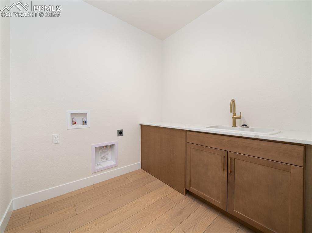 Image 9 of 29: Laundry