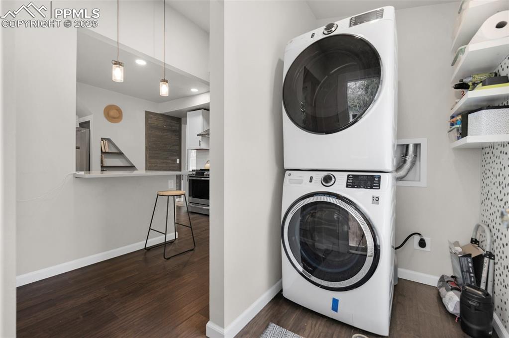 Image 19 of 28: Laundry