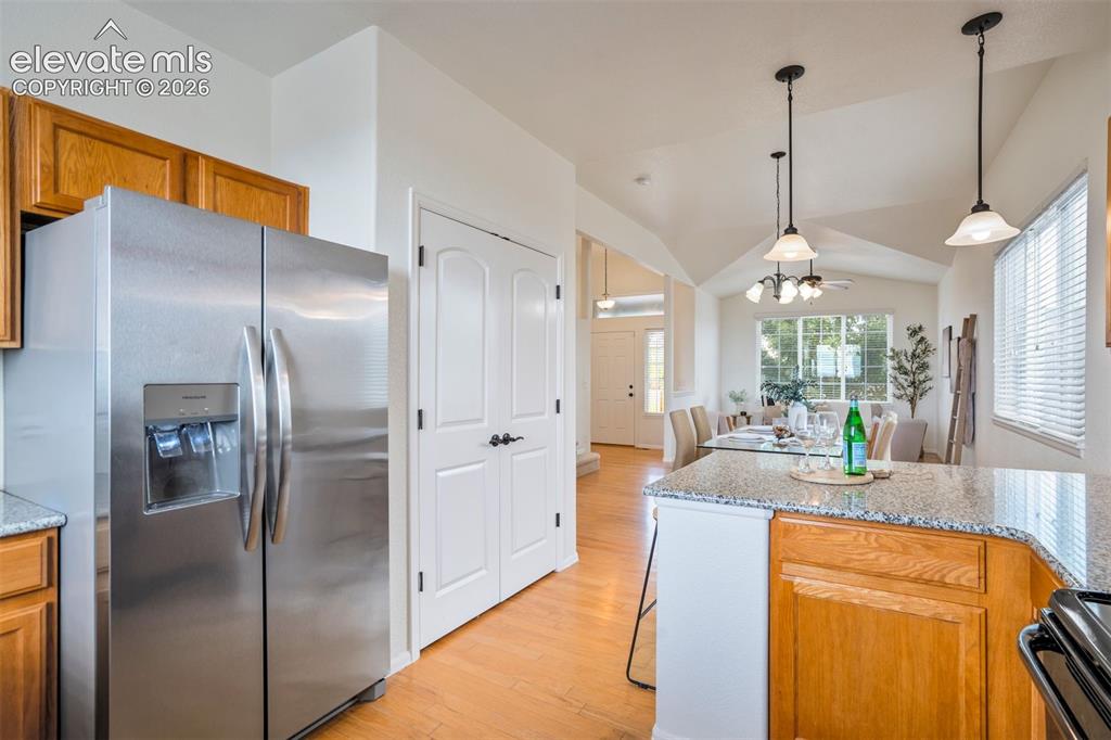 Image 12 of 39: Never skip a beat with this open floor plan.