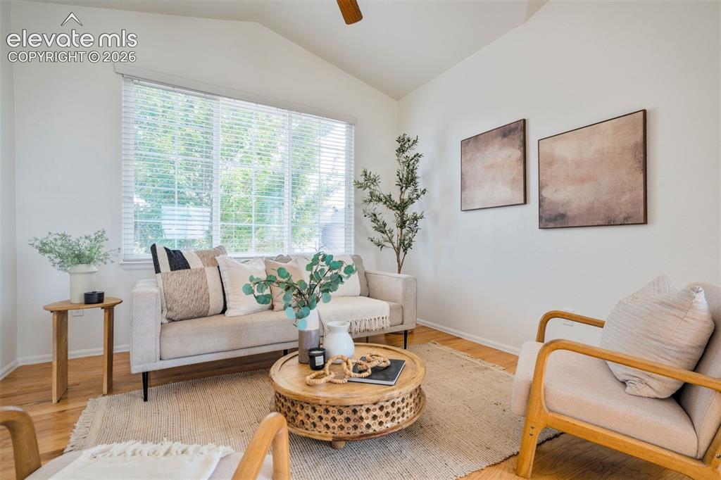 Image 5 of 39: Bright and inviting.