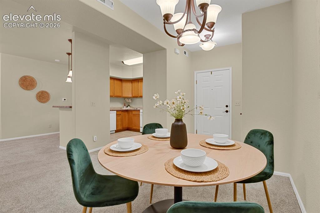 Image 8 of 36: Dining Area